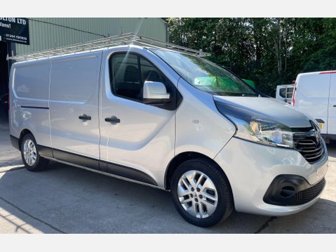 Renault Trafic 1.6 dCi 29 Sport Nav Panel Van 5dr Diesel Manual LWB Standard Roof Euro 6 ( 5