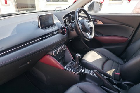 Mazda CX-3 SPORT NAV..1 FORMER KEEPER,8 SERVICES,DAB,NAV,AIR CON.STUNNING EXAMPLE  5