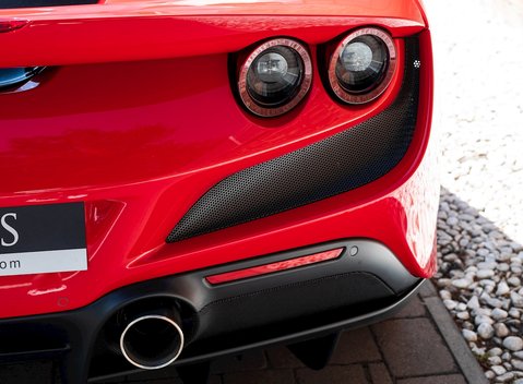 Ferrari F8 Tributo 32