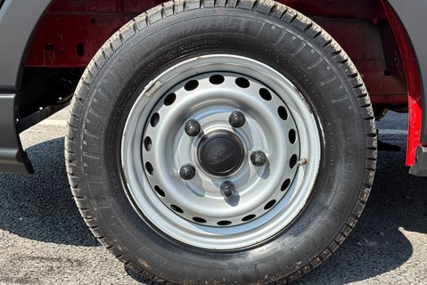 Ford Transit 310 L2 H2 125 ps Panel Van - Low Mileage 28