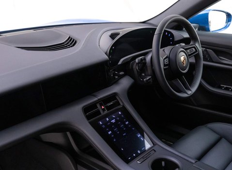 Porsche Taycan 4 CROSS TURISMO 11