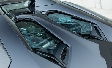 Lamborghini Aventador S LP 740-4 Roadster 34