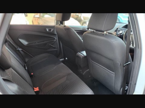 Ford Fiesta TITANIUM 17