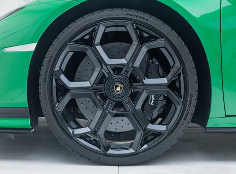 Lamborghini Huracan Tecnica 30