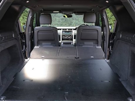 HSE Manual folding rear seating for used Discovery 5 Commercial: Genuine Land Rover seats with ISOFIX (2017+ model) in leather, fitted 4