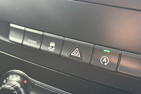 Mercedes-Benz Vito 114 Progressive L3 9g-Tronic Panel Van 31