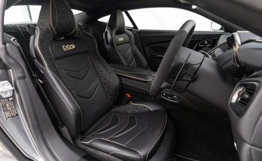 Aston Martin DBS Superleggera 9