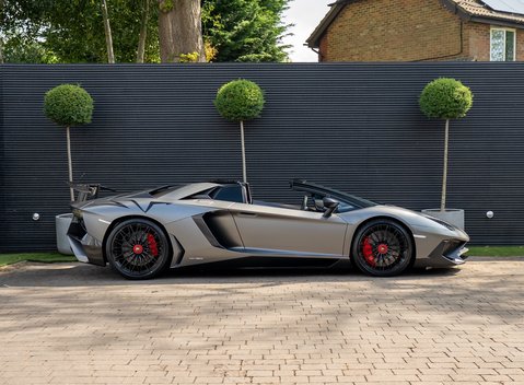 Lamborghini Aventador SV LP 750-4 Roadster 3
