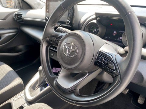 Toyota Yaris Cross 1.5 VVT-h Icon SUV 5dr Petrol Hybrid E-CVT Euro 6 (s/s) (116 ps) 19
