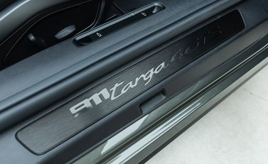 Porsche 911 Targa 4 GTS (992) 23