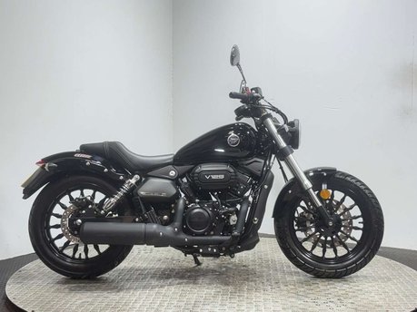 Keeway RKV 2025 ONLY 571 MILES LOW RIDER 125CC CRUISER LEARNER BIKE