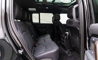 Land Rover Defender 110 P400 X 11