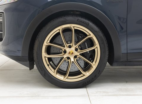 Porsche Cayenne TURBO E-HYBRID COUPE WITH GT PACKAGE 33