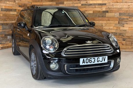 Mini Clubman 1.6 Cooper Estate 5dr Petrol Auto Euro 6 (122 ps) 1