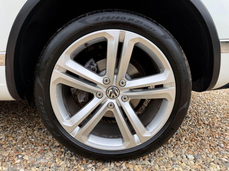 Volkswagen Touareg 3.0 TDI V6 BlueMotion Tech R-Line Tiptronic 4WD Euro 6 (s/s) 5dr 13