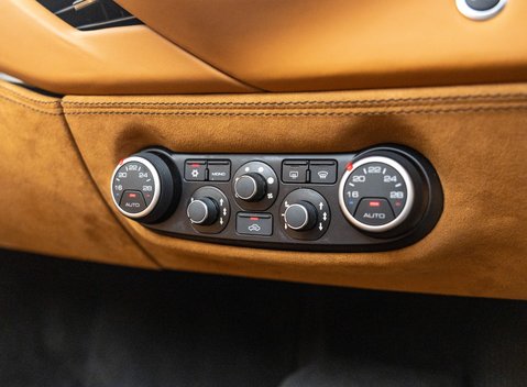 Ferrari 488 SPIDER 32