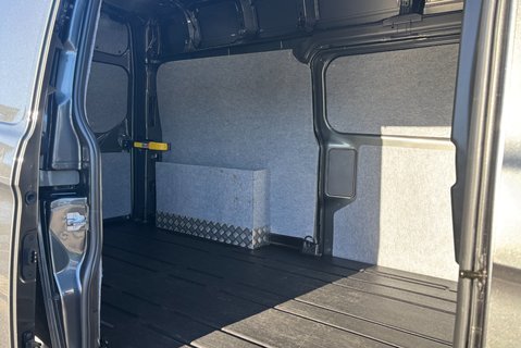 Ford Transit Custom 300 L2 H2 Limited 130 ps Panel Van 12