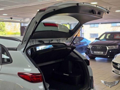 Hyundai KONA 39kWh SE Auto 5dr (10.5kW Charger) 45
