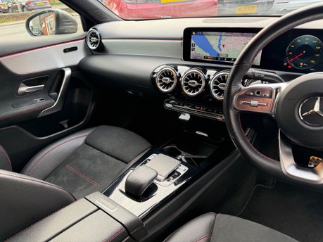 Mercedes-Benz A Class A 220 AMG LINE PREMIUM 29