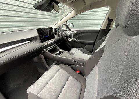 MG MG4 EV URBAN 53.9kWh PREMIUM LONG RANGE 15