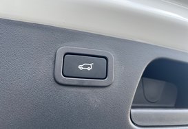 Jaguar E-Pace R-DYNAMIC SE 38