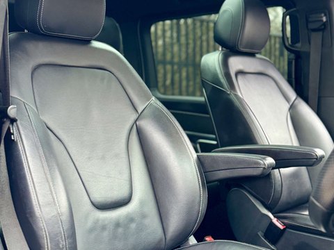 Mercedes-Benz V Class 2.2 V220d AMG Line MPV 5dr Diesel G-Tronic+ Euro 6 (s/s) 7 Seat (163 ps) 9