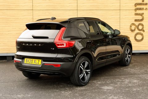 Volvo XC40 T3 R-DESIGN 2