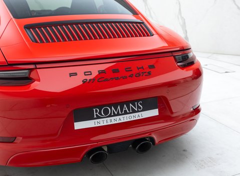 Porsche 911 Carrera 4 GTS (991.2) 38