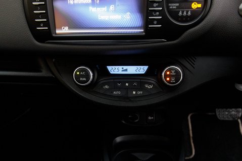 Toyota Yaris VVT-I ICON 31