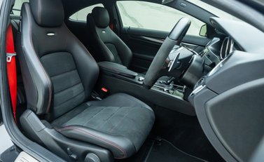 Mercedes-Benz C63 AMG Black Series 14