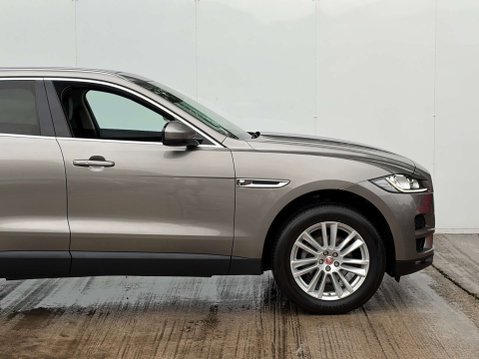 Jaguar F-Pace 2.0 F-PACE Portfolio AWD D 4WD 5dr 12