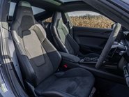 Porsche 911 Carrera 4 GTS HEV 11