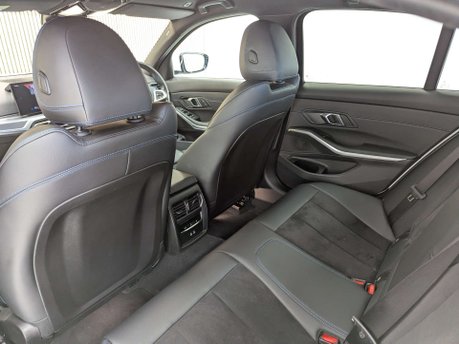 BMW 3 Series 2.0 320i M Sport Auto 4dr 39
