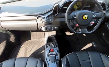 Ferrari 458 Italia 8