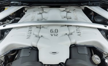 Aston Martin DBS V12 41