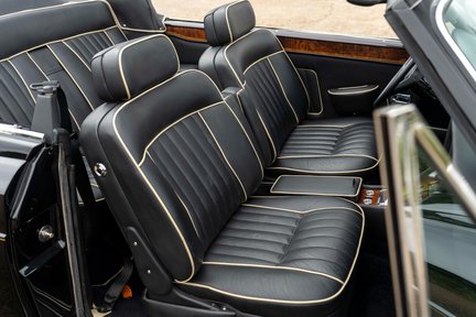 Rolls-Royce Corniche II Convertible 31