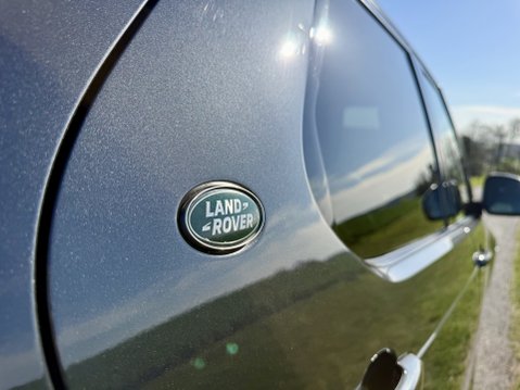 Land Rover Discovery TD6 HSE LUXURY 16