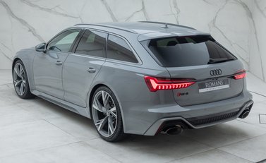 Audi RS6 AVANT PERFORMANCE 12