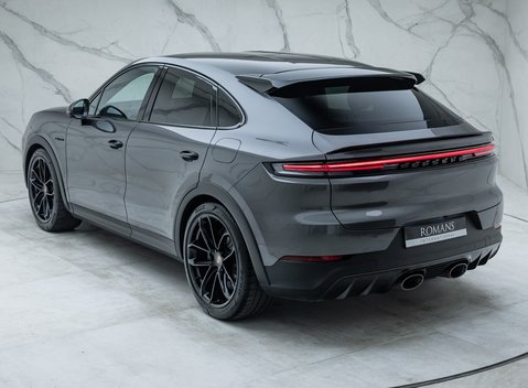 Porsche Cayenne TURBO E-HYBRID GT 12