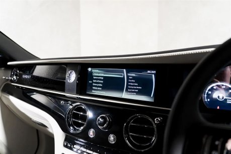 Rolls-Royce Ghost V12. FULL PPF. STARLIGHT. H, C & M SEATS. REAR ENTERTAINMENT. HUD. 64