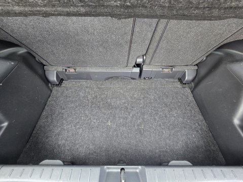 Toyota Yaris T SPIRIT MM VVT-I 23