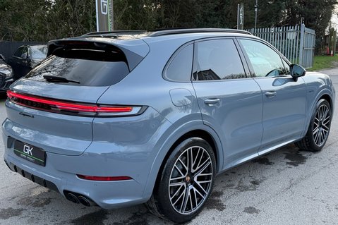 Porsche Cayenne V6 S E-HYBRID BLACK EDITION - PANORAMIC ROOF - AS NEW CONDITION 7