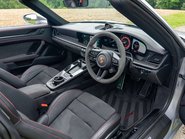 Porsche 911 Targa 4 GTS PDK 9