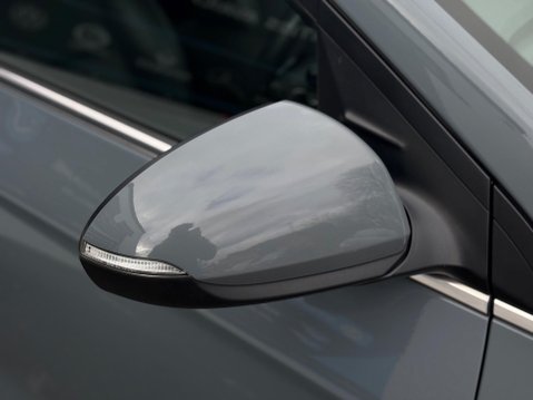 Hyundai IONIQ 38.3kWh Premium SE Auto 5dr 22