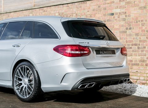 Mercedes-Benz C Class C63 Estate 25