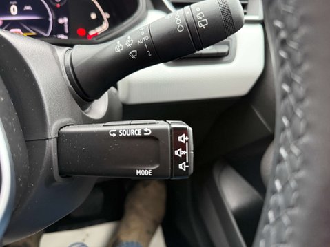 Renault Clio 1.6 Clio Techno E-Tech HEV Auto 5dr 89