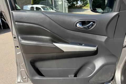 Nissan Navara DCI TEKNA AUTOMATIC - APPLE CAR PLAY - TOWBAR - REAR CANOPY 24