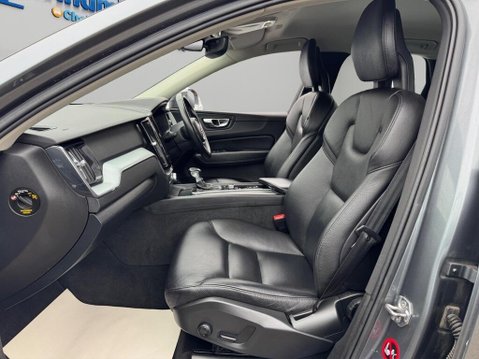 Volvo XC60 2.0 T5 Momentum Auto AWD Euro 6 (s/s) 5dr 45