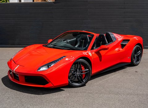 Ferrari 488 SPIDER 2