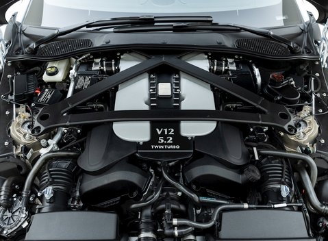 Aston Martin V12 Vantage 34